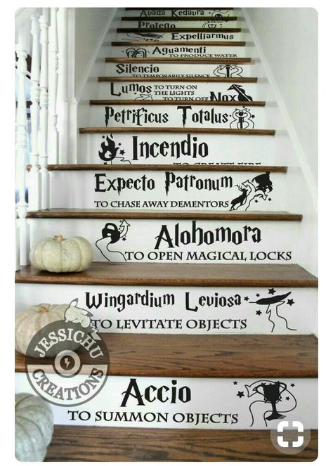 Harry potter stair stickers Stairs Vinyl, Hogwarts Slytherin, Slytherin Gryffindor, Citate Harry Potter, Stile Harry Potter, Glume Harry Potter, Harry Potter Bedroom, Expecto Patronum, Harry Potter Spells