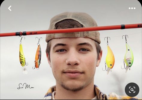 Senior Pictures Fishing Boys, Fishing Photo Shoot Senior Pics, Senior Boy Fishing Pictures, Fishing Senior Photos, Senior Picture Ideas For Guys Fishing, Senior Fishing Pictures, Fishing Pictures Photography, Fishing Senior Pictures For Guys, Fishing Poses