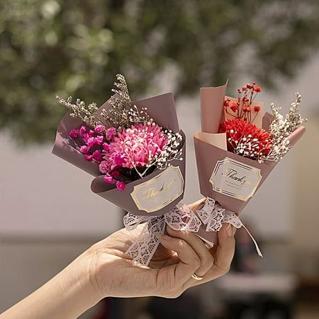 Description: With its attractive and realistic appearance, this artificial bouquet does not require watering, will not wilt and can be left for a long time. It is an artificial bouquet that is essential for a warm life and can be used to decorate your home or as a gift for your loved ones, relatives and friends. It is constructed of soap flower material. The length of this product is 16cm. It is suitable for Valentine's Day, exhibition, holiday decoration, home decoration, party and so on. Item Mini Floral Bouquets, Mini Bouquet Flowers, Bday Flowers, Mini Flower Bouquet, Single Flower Bouquet, Man Bouquet, Faux Bouquet, Mini Bouquets, Baby Bouquet