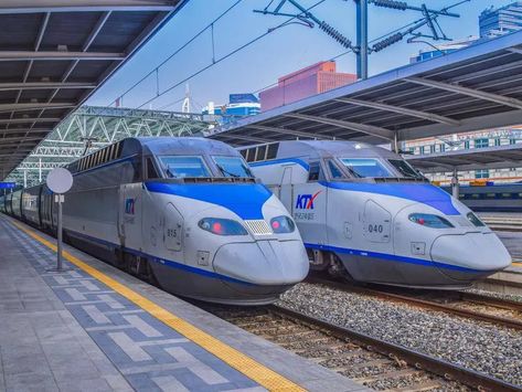 KTX trains in the Seoul Station Ktx Train, Seoul Station, Bullet Train, Aesthetic Design, Train Station, High Speed, Seoul, Train, The World