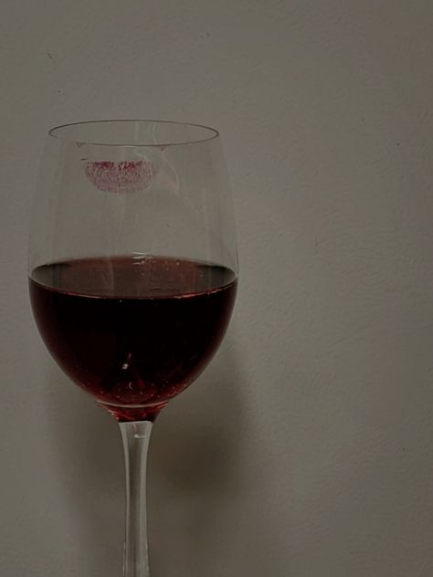 Wine Glass With Lipstick Stain, Lipstick Stain On Wine Glass Aesthetic, Widow Overwatch, Red Webcore, Bordeaux Aesthetic, Wine Red Lipstick, Red Lip Stain, Red Coquette, Wine Lipstick