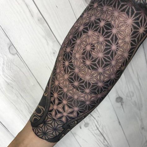 Geometric Sleeve Tattoo, Sacred Geometry Tattoo, Muster Tattoos, Geometry Tattoo, Geometric Tattoo Design, Knee Tattoo, 1 Tattoo, Pattern Tattoo, Tattoo Pattern