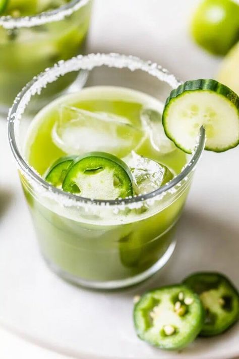 Cucumber Jalapeno Margarita, Jalapeno Margarita Recipe, Spicy Margarita Recipe, Cucumber Margarita, Margarita Ingredients, Jalapeno Margarita, Spicy Margarita, Cucumber Juice, Summertime Drinks