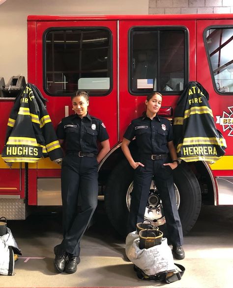 Firefighter Aesthetic Woman, Station 19 Wallpaper, Firefighter Aesthetic, Andy Herrera, Barrett Doss, Firefighter Images, Firefighter Women, Firefighter Photography, Girl Firefighter