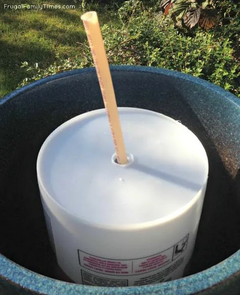 This garden water feature was a quick and easy DIY - it only took an afternoon! How to make a DIY bubble fountain for your backyard or deck. This style of fountain uses two or more pots - and has a relaxing bubbling sound and pretty waterfall effect down the sides. A lovely feature for any garden - even if you have a small budget! Recirculating Water Feature, Disappearing Fountain, Bubble Fountain, Homemade Water Fountains, Pretty Waterfall, Small Water Fountain, Fountain Ideas, Diy Water Feature, Fountain Garden