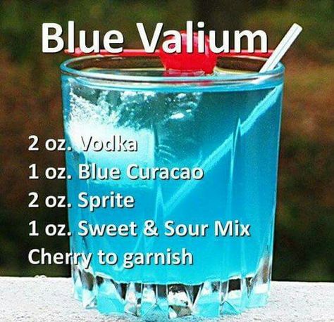 Mixed Drinks Alcohol, Yummy Alcoholic Drinks, Sour Mix, Liquor Drinks, Boozy Drinks, Mixed Drinks Recipes, Blue Curacao, Cocktail Drinks Recipes, Jello Shots