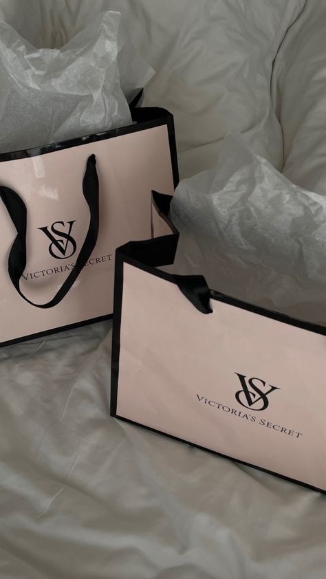 Victoria Secrets Aesthetic, Victoria Secret Packaging, Victoria’s Secret Aesthetic, Victoria Secret Haul, Victoria Secret Shopping, Victoria Secret Aesthetic, Victoria's Secret Aesthetic, Victoria Secret Wallpaper, Petite Models