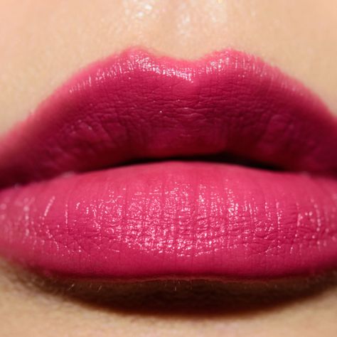 Berry Lipstick Makeup Look, Fall Lipstick Colors 2023, Best Pink Lipstick For Olive Skin, Raspberry Lipstick Makeup, Berry Lipstick For Fair Skin, Best Berry Lipstick Shades, Best Berry Lipstick, Berry Color Lipstick, Raspberry Lip Color