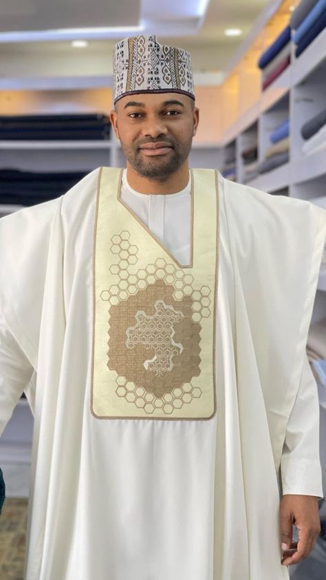 A Babbar Riga (Big Gown) is a large piece of clothing worn by men in Hausa, Yoruba, and Nupe societies in northern Nigeria. It's a high-status item of clothing. South South Nigeria Attire For Men, Babbar Riga, Big Gown, Africa Attire, Agbada Design, Latest African Wear For Men, African Wear For Men, Men Kaftan, African Traditional Wear