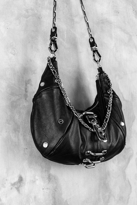 Black Hobo Bag, Goth Purse, Shelf Arrangement, Fanny Pack Purse, Convertible Crossbody Bag, Hot Bags, Draped Top, Heart Bag, Black Leather Purse