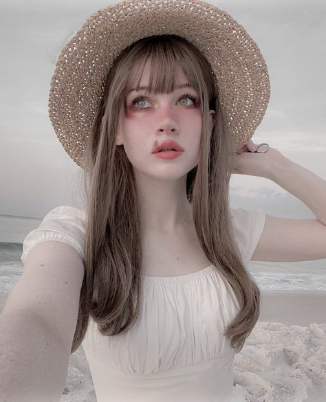 Aiko cosplay goodbye punpun Nora Fawn, Goodnight Punpun, Hazel Eyes, Cosplay Dress, Profile Pics, Real Girls, Cosplay Ideas, Human Figure, Brunette Hair