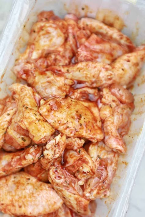 Best Grilled Wings, Chicken Wing Recipes Grilled, Marinade For Fried Chicken, Marinated Chicken Wings Recipes, Grilled Chicken Wings Marinade, Party Wings Recipe, Chicken Wings Marinade, Chicken Wings On The Grill, Chicken Wings Grilled