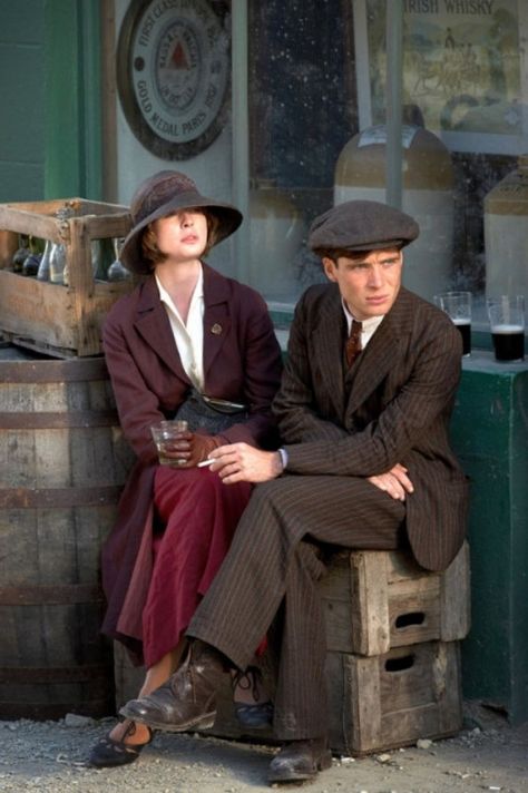 Cillian Murphy 💜 Retro Prewedding, 1950’s Aesthetic, 1920s Outfit Ideas, Peaky Blinders Costume, 1920s Outfit, Murphy Actor, 1920s Mens Fashion, Peaky Blinders Suit, 1920s Women