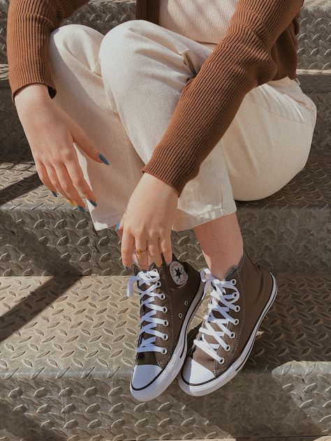 Brown Converse Outfit, High Top Converse Outfit, Brown Ootd, All Star Outfit, Brown Converse, Converse Brown, Cottagecore Outfit, Converse Outfits, Converse Outfit