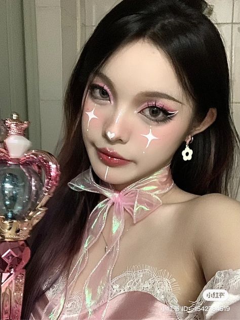 Douyin Halloween, Douyin Style, Weibo Girl, Makeup Douyin, Pretty Vibes, Anime Eye Makeup, Chinese Social Media, Douyin Makeup, Korean Face