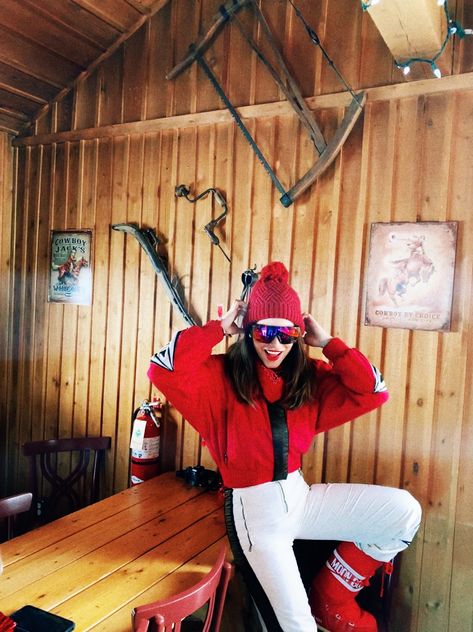 80s Apres Ski Outfit, 80s Apres Ski, 80s Ski Party, Ski Aesthetic Outfits, Ski Ideas, Canadian Mountains, Vintage Ski Photos, Ski Pics, Aspen Ski