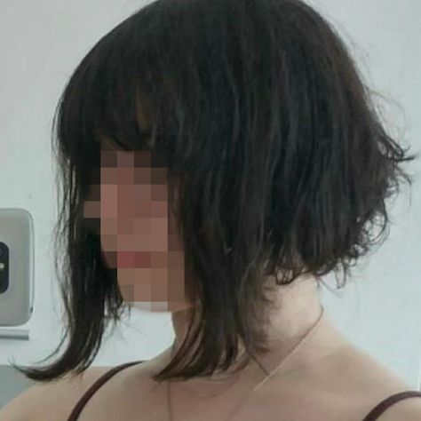 Short Anime Haircuts For Women, Shaggy Bob For Fine Wavy Hair, Shaggy Wedge Haircut, Side Tail Haircut, Short Goth Hair With Bangs, Romona Flowers Haircut, Sidetails Hair, Short Emo Haircuts For Women, Goth Haircut Short