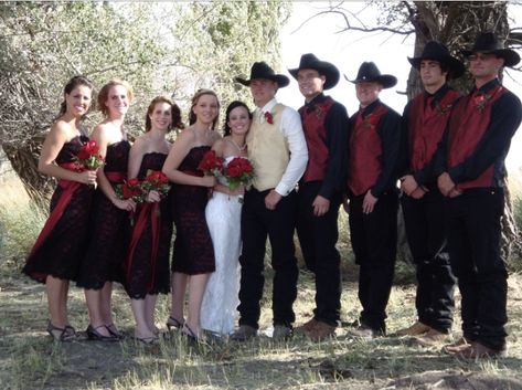 Cowboy Groomsmen Burgundy, Black Jeans Groomsmen Attire, Black Bridesmaid Dresses With Groomsmen In Jeans, Red Country Wedding Theme, Red And Black Country Wedding, Red And Black Western Wedding, Western Wedding Groomsmen, Cowboy Wedding Attire, Country Groom Attire