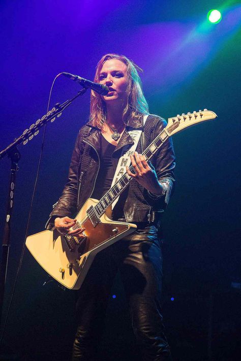 Women Guitarists, Lizzy Hale, Mayday Parade Lyrics, Lzzy Hale, The Amity Affliction, Mayday Parade, Wicked Ways, Women Of Rock, Halestorm