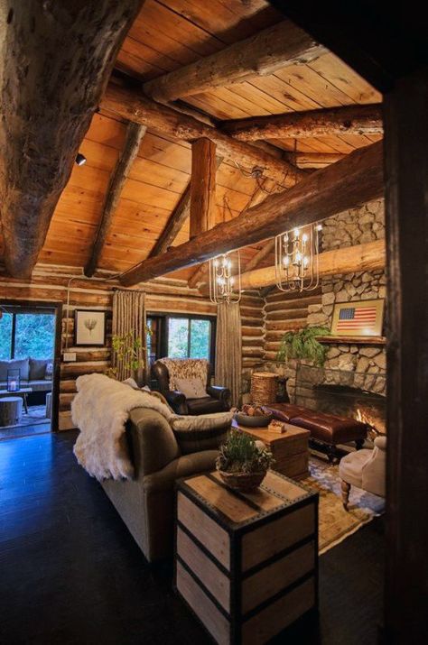 Vintage Log Cabin Interior Design Ideas Log Cabin Interior Design, Cabin Homes Interior, Cabin Interior Design, Log Cabin Living, Log Home Living, Log Cabin Interior, Cabin Living Room, Log Cabin Ideas, Rustic Log Cabin