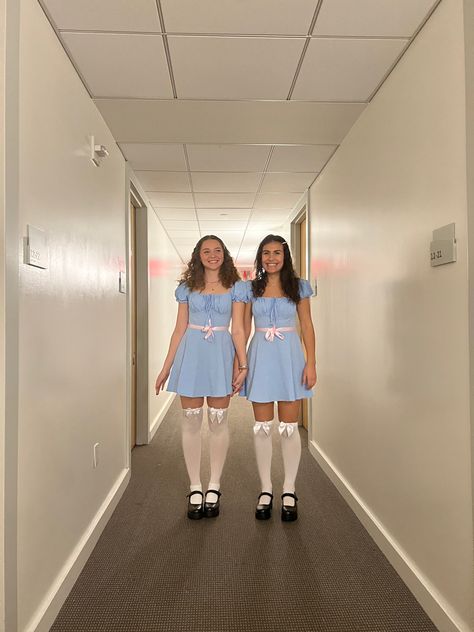 Halloween 2023 Costumes Duo, Cece And Jess Halloween Costume, Bestie Custom Ideas, The Shining Costume Twins, The Twins From The Shining, Creepy Twins Halloween Costumes, Twin Duo Costumes, Iconic Duo Dress Up Ideas, Evil Twins Halloween Costume