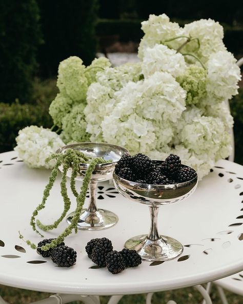 Wedding stuff • Instagram Italian Centerpieces Table Decorations, Floral Centerpiece Ideas, Italian Event, Wedding Buffet Table, Ellis Bridal, Aesthetic Shots, Buffet Table Decor, Wedding Buffet, Other World