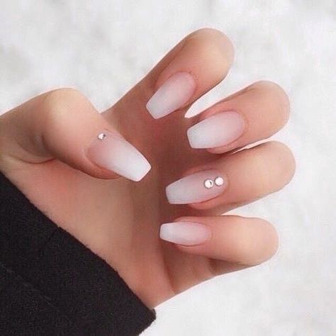 The prettiest ✨ frosted nails 😍 Nail Salon Design, Nail Art Ombre, Trendy Nail, Shellac Nails, Trendy Nail Design, Prom Nails, Coffin Nails Designs, Bling Nails, Gel Nail Art