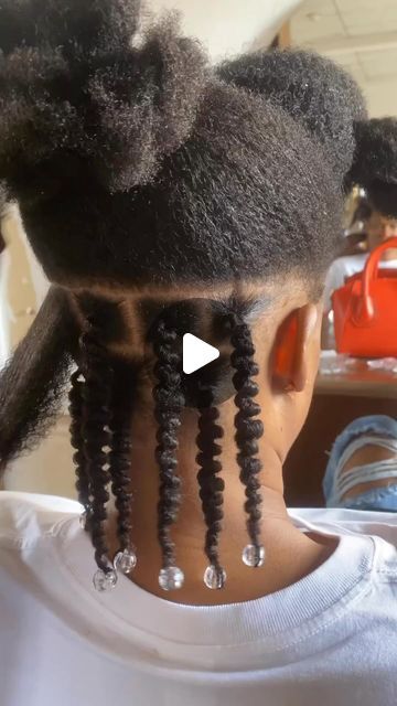 Lo Laisi on Instagram: "Medium size threads twist 😁 Simple with easy maintenance ❤️ #naturalhairstyles  #protectivestyles   ✨Tag a Natural hair lover to see this👌🏿  • • #naturalhairstyle #naturalbeauty #naturalhair #protectivestyles #noheathairstylesfirlonghair" How To Twist Hair, African Threading, Natura Hair, Hair Threading, Medium Hair Braids, Girly Hairstyles, Natural Braided Hairstyles, Natural Braids, No Heat Hairstyles