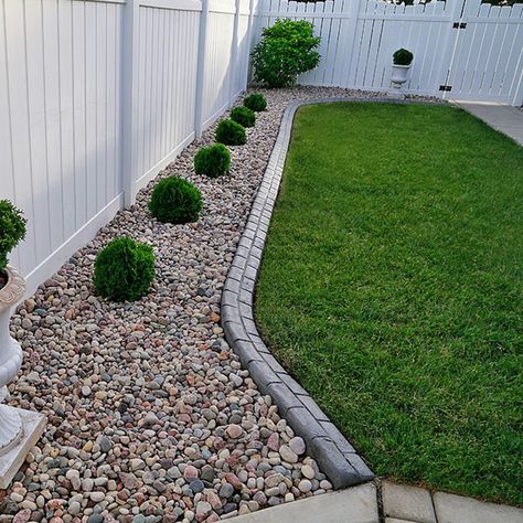 Yard Trim Landscaping, Backyard Fence Edging Ideas, Landscape Design Fence Line, Simple Outdoor Landscaping Ideas, Landscape Around Fence Line, Concrete Patio Edging Ideas, Backyard Border Ideas, Rocks Along Fence, Rock Along Fence Line