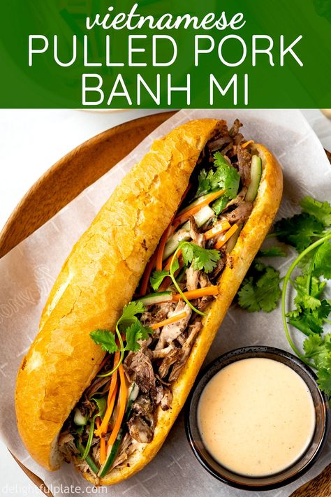 Vietnamese Baguette, Sriracha Mayo Sauce, Pork Banh Mi, Banh Mi Recipe, Roast Beef Sandwich, Banh Mi Sandwich, Mayo Sauce, Sriracha Mayo, Slow Cooker Pulled Pork