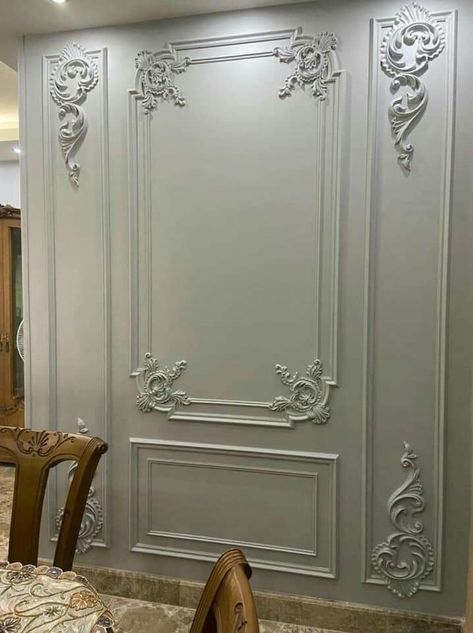 French Colonial Interior, Wallpaper Panels Framed, Wall Paneling Ideas Living Room, Molding Wall, Charcoal Walls, Gothic Interior, Wooden Room Dividers, Wall Painting Techniques, House Ceiling Design