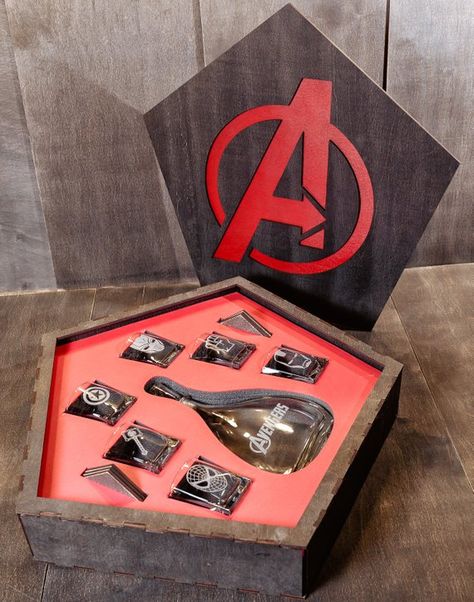 Avengers Wedding, Avengers Christmas, Iron Man Gift, Game Of Thrones Christmas, Glass Whiskey Decanter, Marvel Room, Drop Box Guest Book, Superhero Gifts, Groomsmen Gift Box