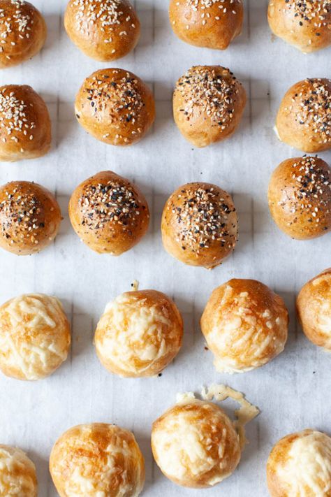 Really nice recipes. Every hour. — Stuffed Bagel Bites Recipe Follow for recipes Is... Stuffed Bagel Bites Recipe, Stuffed Bagel Bites, Bagel Balls, Bagel Bites Recipe, How To Make Bagels, Rhodes Dinner Rolls, Snack On The Go, Frozen Dinner Rolls, Frozen Dinner