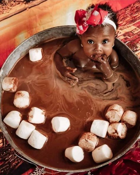 Baby Christmas Photos, Chocolate Babies, Cute Black Babies, Newborn Baby Photoshoot, Christmas Shoot, Birthday Fits, Professional Photos, Black Children, Newborn Shoot