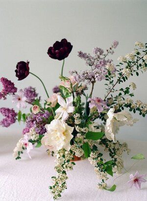 Lilac Flower Arrangements Wedding, Lilac Floral Arrangements, Lilac Arrangements, Purple And White Wedding Flowers, Katie Aesthetic, Winter Bridal Shower Decorations, Spring Bridal Shower Decorations, Stanly Ranch, Lilac Wedding Flowers