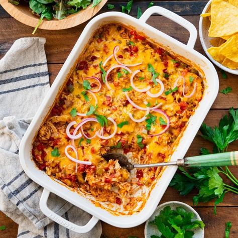 Casserole With Rice, Fajita Casserole, Chili Casserole, Dump And Bake, Chicken Fajita Casserole, The Seasoned Mom, Quick Meal Prep, Bake Chicken, Ceramic Baking Dish