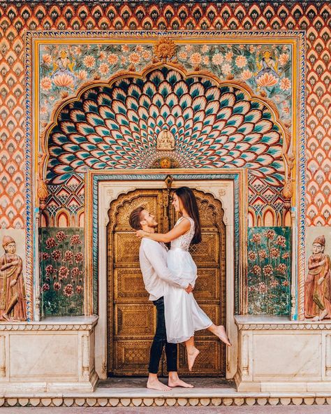 If you find someone you love in your life, then hang on to that love. 💕 . . Fall in love with Jaipur. . . Let’s Explore Jaipur !! . . In-… India Packing List, City Palace Jaipur, Jaipur Travel, Marrakech Travel, Travel Pose, Aesthetic Picture, India Tour, Outdoor Portraits, On The Road Again