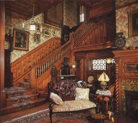 Historic Staircase, Victorian Interior Design, Victorian Interior, Victorian Interiors, Craftsman Bungalows, Old House Dreams, Historic Home, Staircases, House Inspo