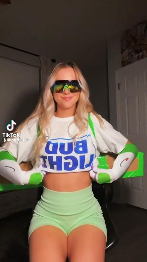 Budlight Halloween Costume, 2033 Halloween Costumes, Bay To Breakers Costume Ideas, Concert Costumes Ideas, Solo Halloween Costumes Women Ideas, Buz Lighter Costume Women, Easy Diy Halloween Costumes For Women For Work, Hole In One Halloween Costume, Bud Light Year Costume