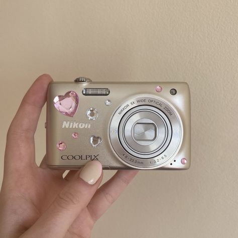 Digi Camera, Cute Camera, Retro Gadgets, Camera Digital, Nikon Coolpix, August 26, Camera Nikon, Birthday Wishlist, Boston Massachusetts