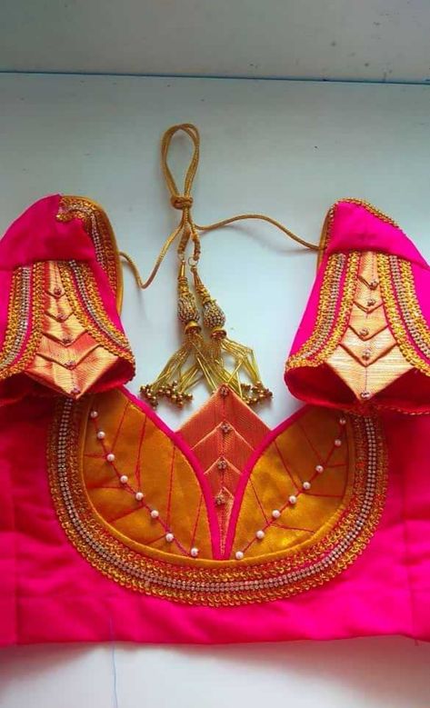 Rajvadi Blouse Design, Batch Work Blouse Designs, Bilaus Design, Latest Fashion Blouse Designs, Latest Blouse Neck Designs, Work Blouse Designs, Lace Blouse Design, Patch Work Blouse Designs, Blouse Designs High Neck