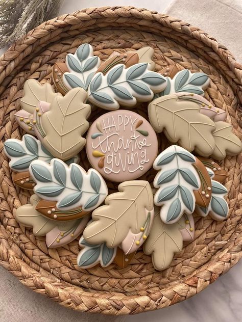 Sugar Cookie Thanksgiving, Thanksgiving Decorated Cookies, Thanksgiving Sugar Cookies, Thanksgiving Cookies Decorated, Icing Ideas, Amazing Cookies, Thanksgiving Cookies, Sugar Cookie Designs, Fall Cookies