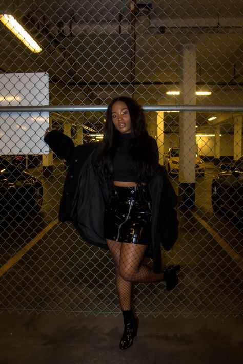 PATENT LEATHER SZN Patent Leather Skirt Outfit, Patent Leather Skirt, Leather Mini Skirt Outfit, Leather Boots Outfit, Friday Day, Leather Skirt Outfit, Patent Boots, Patent Leather Boots, All Black Looks