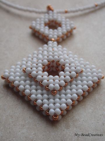 Beaded Pendants, Beaded Things, Beadwork Necklace, Right Angle Weave, Jewerly Beads, Beaded Bracelets Tutorial, Beading Jewelery, Brick Stitch Earrings, Seed Bead Tutorial