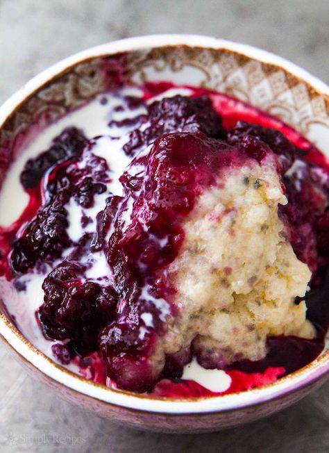 Blackberry Slump! Blackberries cooked on the stovetop with sugar and lemon, topped with dumplings. On SimplyRecipes.com Blackberry Slump, Blueberry Slump Recipe, Dessert Souffle, Blackberry Dumplings, Fod Map, Berry Desserts, Dairy Recipes, Fruit Creations, Blackberry Recipes