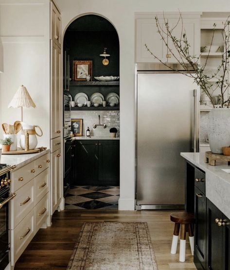 Love the dark butler's pantry! Ivy House, House Inspo, Home Decor Kitchen, House Inspiration, Kitchen Renovation, A Kitchen, Kitchen Inspirations, Kitchen Interior, Interior Spaces