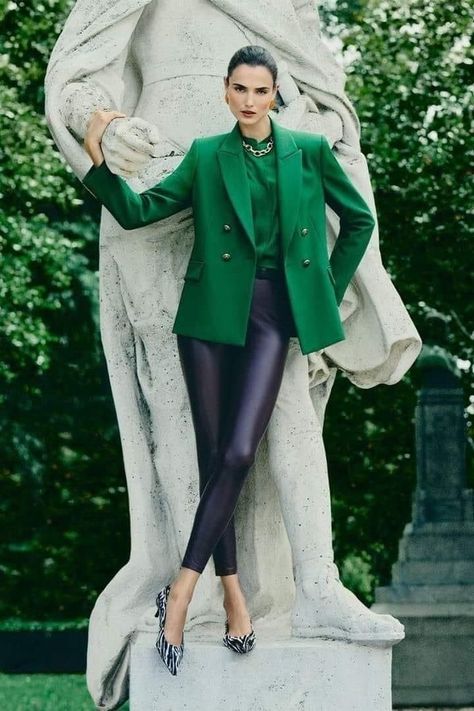 Green Blazer Outfits For Women, Green Blazer Outfit, Fashion 2023 Fall, Green Jacket Outfit, 2023 Fall Fashion, Fall 2023 Fashion Trends, Fall Fashion 2023, Blazer Verde, Fall 2023 Fashion