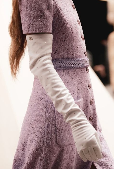 Ready To Wear 2023, Runway 2023, Chanel Ready To Wear, Chanel Runway, Fashion Gloves, Fashion Chanel, Chanel Couture, Chanel Official, Chanel Official Website