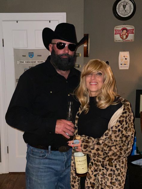 Bald Man Halloween Costume Ideas, Couple Costume Bald Guy, Halloween Costumes Couples Bald Man, Couples Costumes For Men With Beards, Bearded Halloween Costumes Couples, Lumberjack Couple Costume, Rip Halloween Costume, Halloween Costumes For Men With Beards, Beth Dutton And Rip Costumes