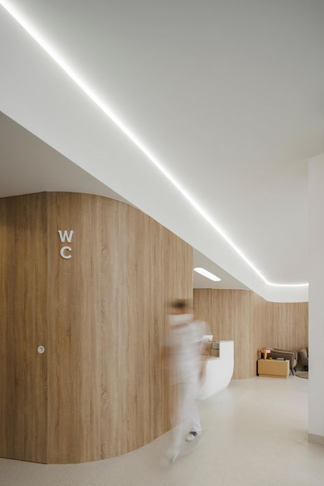 Minimalist Clinic, Hospital Design Interior, Dental Architecture, Medical Clinic Design Interiors, Clinic Design Interior, Dental Interior Design, Medical Center Interior, Clinic Architecture, Organic Office